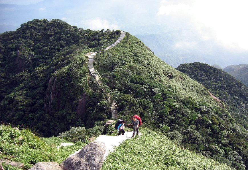 广东省高山排名及其自然魅力